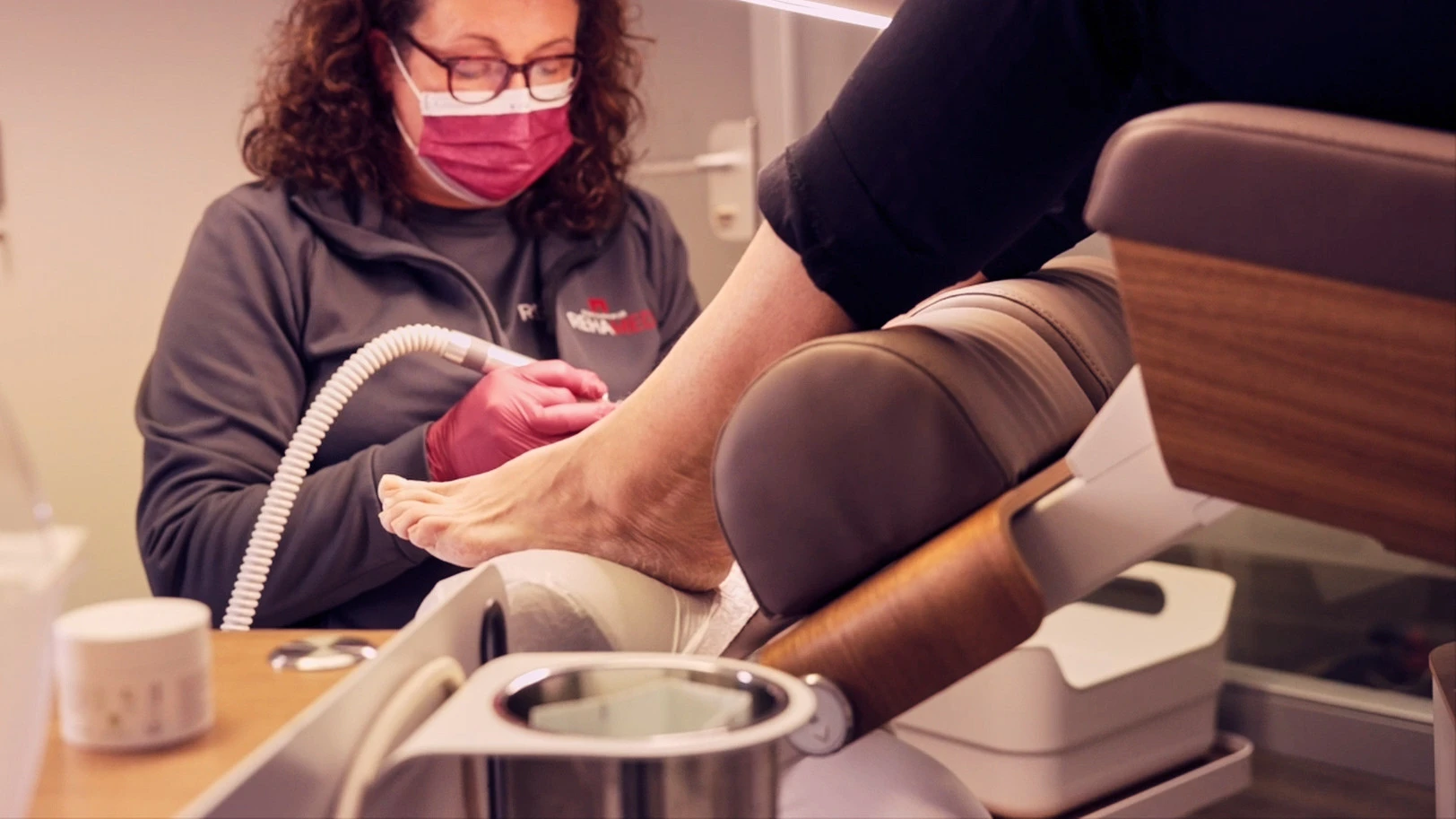 <h1>Fußheilkunde</h1> <p><a target="_blank" rel="noopener external" href="https://www.rehamed-altenburg.de/kursplan.html">Exclusiv heute</a></p>